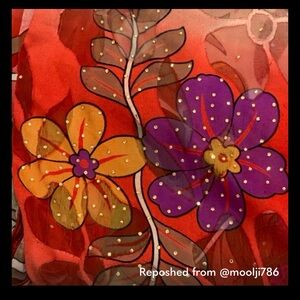 Multicolor Women's Saree with Abstract Print